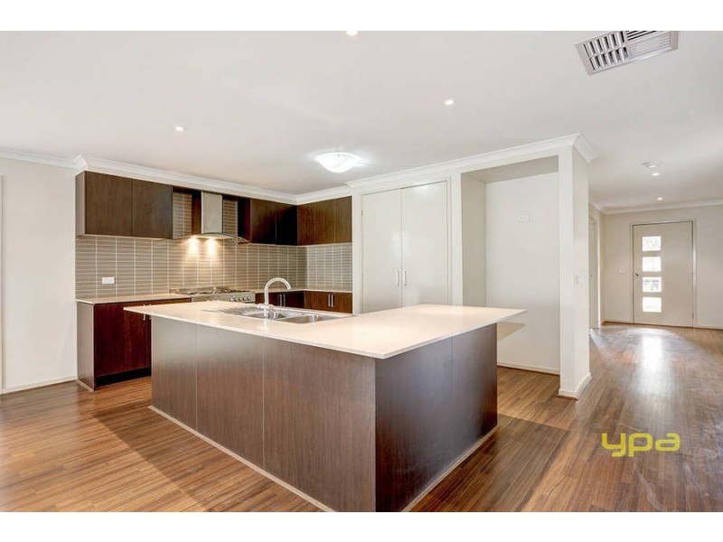 11 Merrystowe Way, Melton West VIC 3337