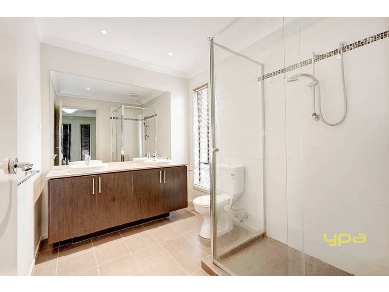 11 Merrystowe Way, Melton West VIC 3337