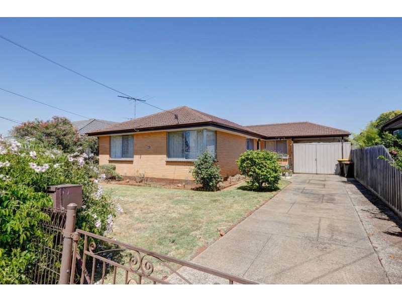 4 Judy Court, Melton VIC 3337