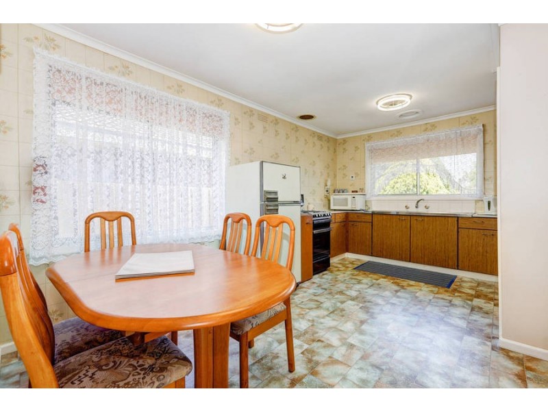 4 Judy Court, Melton VIC 3337