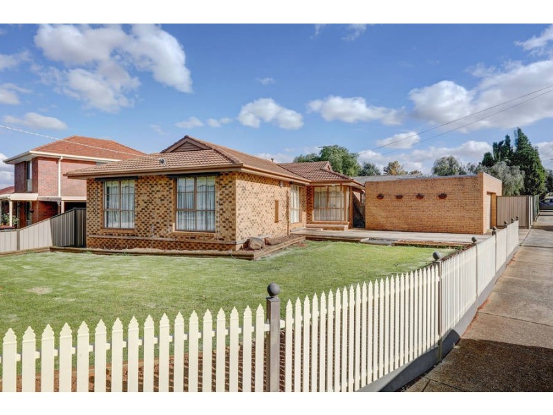 20 Fraser Street, Melton South VIC 3338