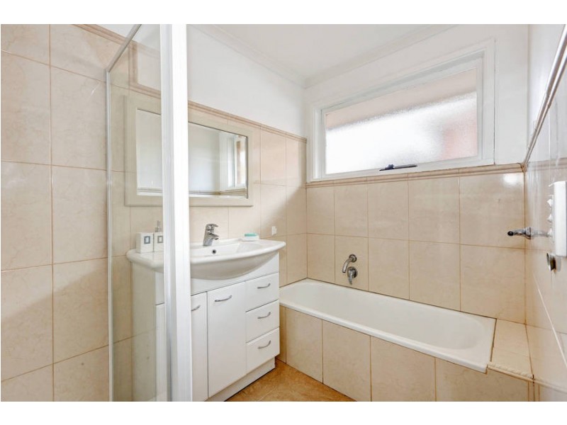 20 Fraser Street, Melton South VIC 3338