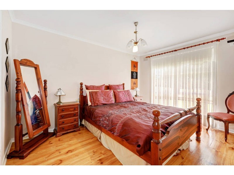 20 Fraser Street, Melton South VIC 3338