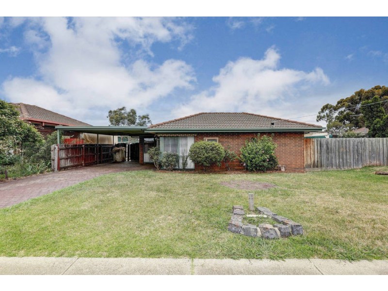 38 Riddle Drive, Melton VIC 3337