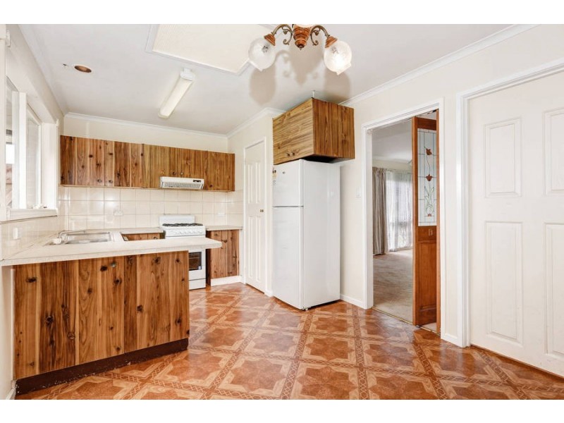 38 Riddle Drive, Melton VIC 3337