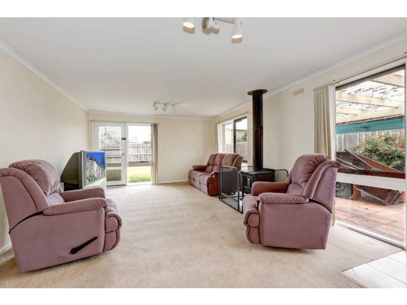 38 Riddle Drive, Melton VIC 3337