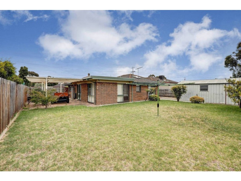 38 Riddle Drive, Melton VIC 3337