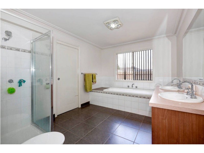 4 Ethereal Place, Kurunjang VIC 3337