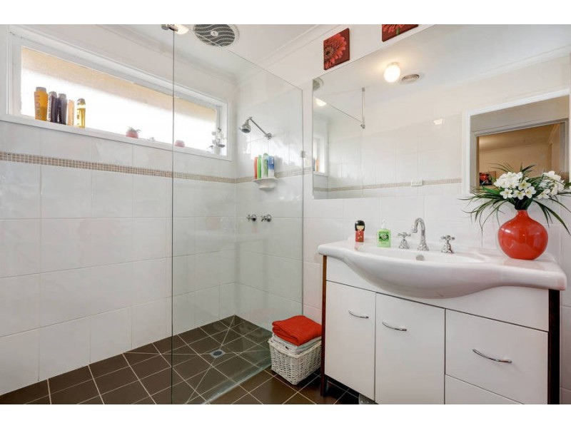 16 Lorimer Street, Melton VIC 3337