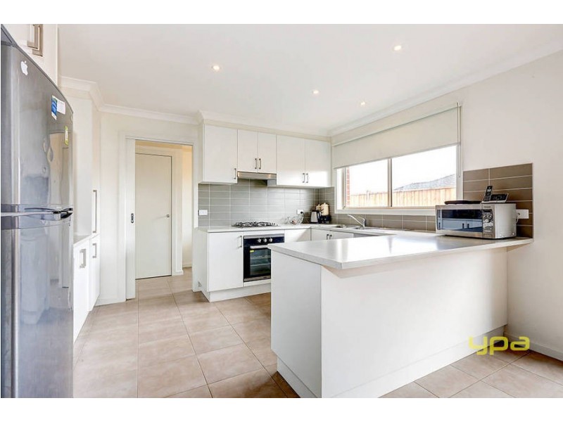 19 Triandra Drive, Brookfield VIC 3338