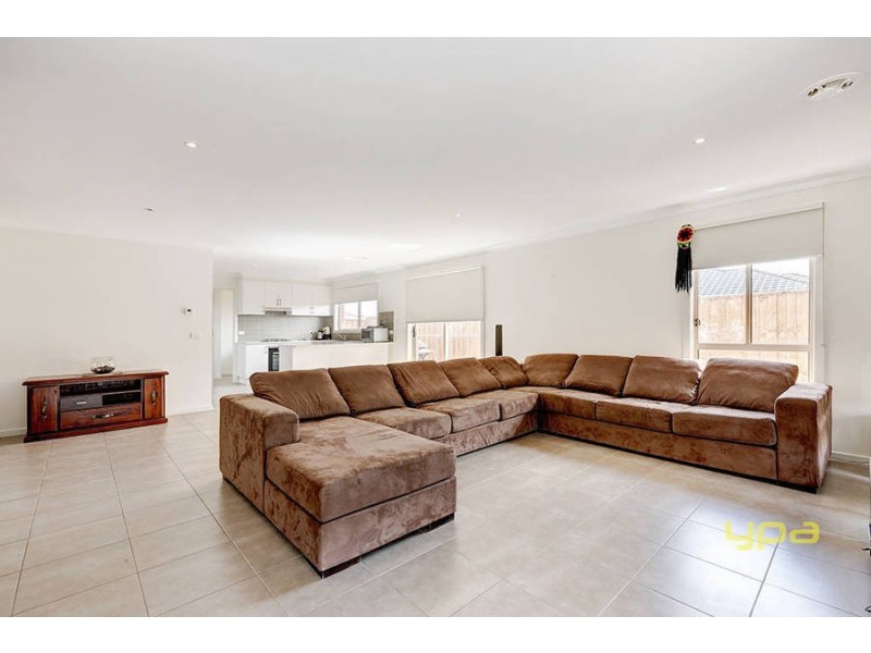 19 Triandra Drive, Brookfield VIC 3338