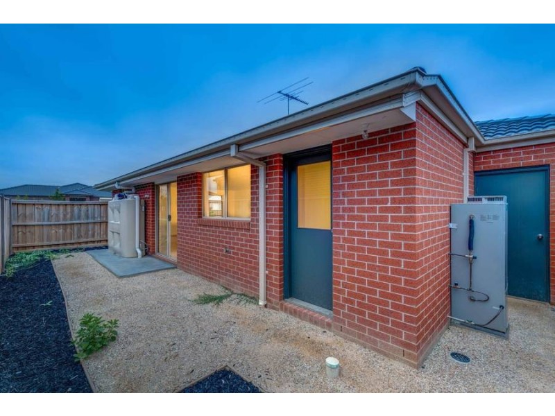 19 Triandra Drive, Brookfield VIC 3338