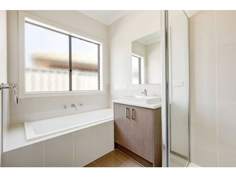 4/1 Glencoe Street, Kurunjang VIC 3337