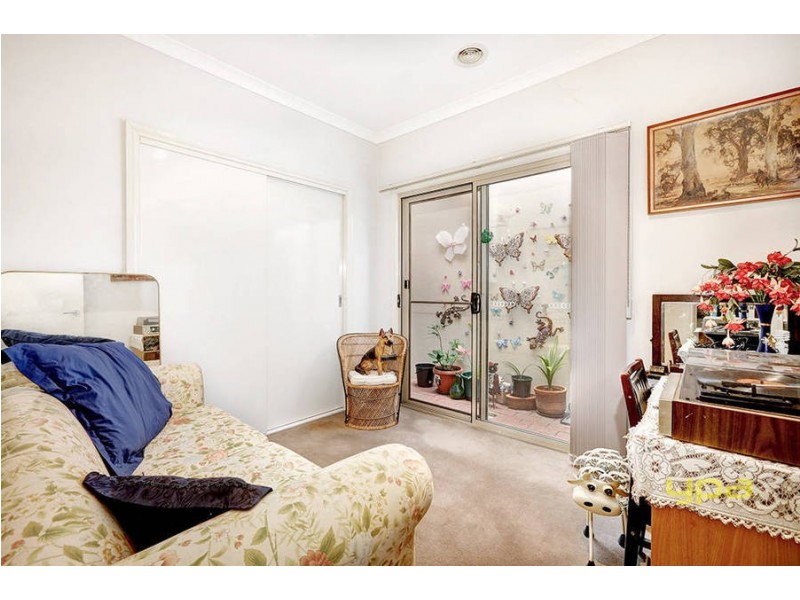 2/24 Henry Street, Melton VIC 3337