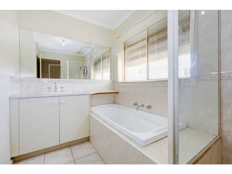 26 Darlingsford Boulevard, Melton VIC 3337