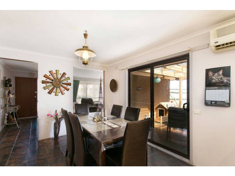 5 Kinloch Road, Melton VIC 3337