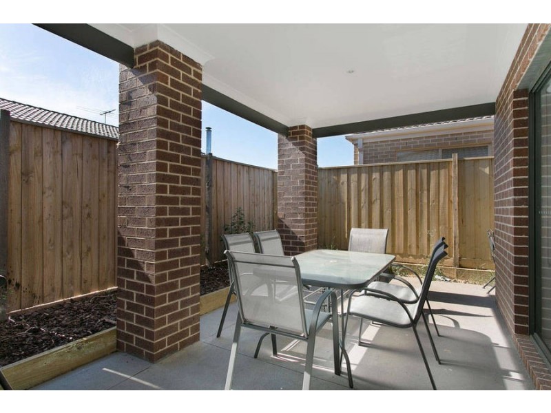 12 Amelia Place, Melton West VIC 3337