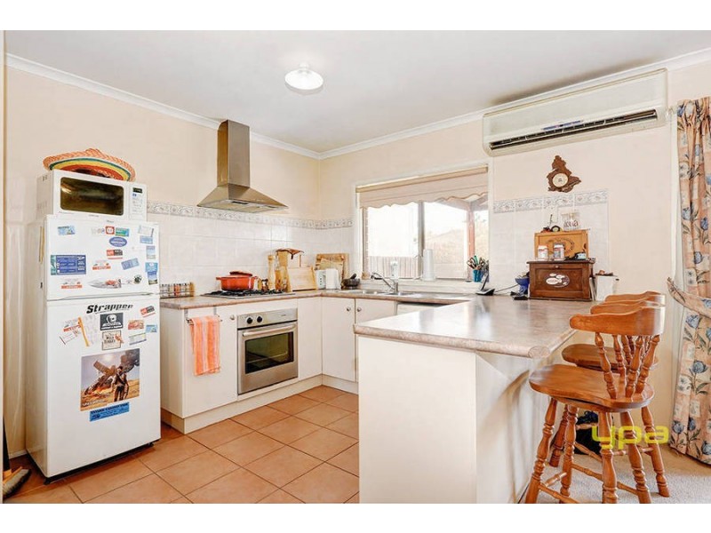 12 Waterford Way, Melton West VIC 3337