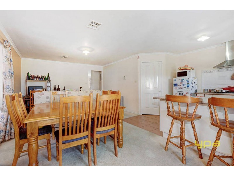 12 Waterford Way, Melton West VIC 3337