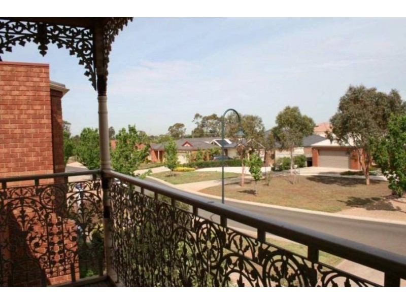 12 Waterford Way, Melton West VIC 3337