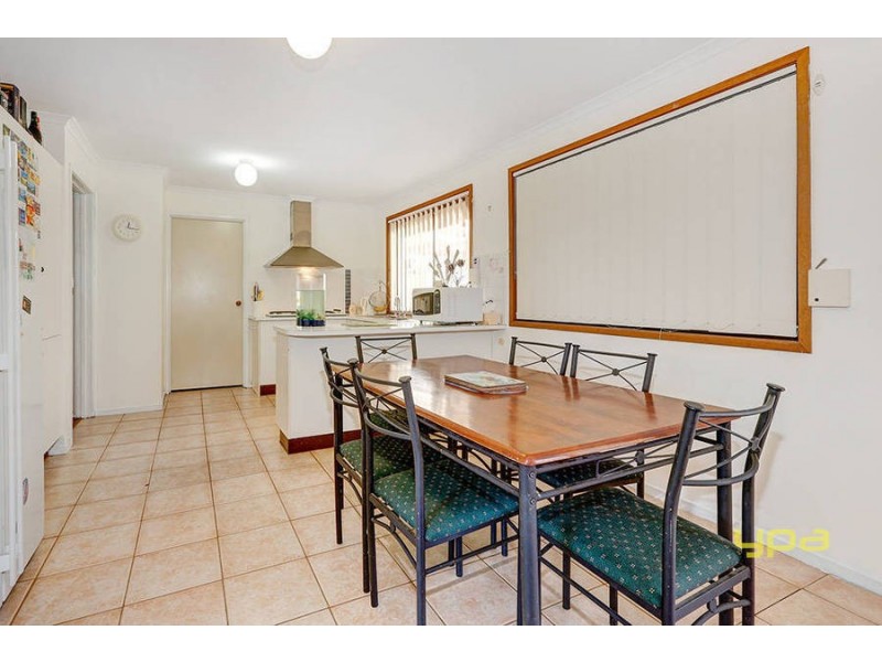 3 Howe Court, Melton South VIC 3338