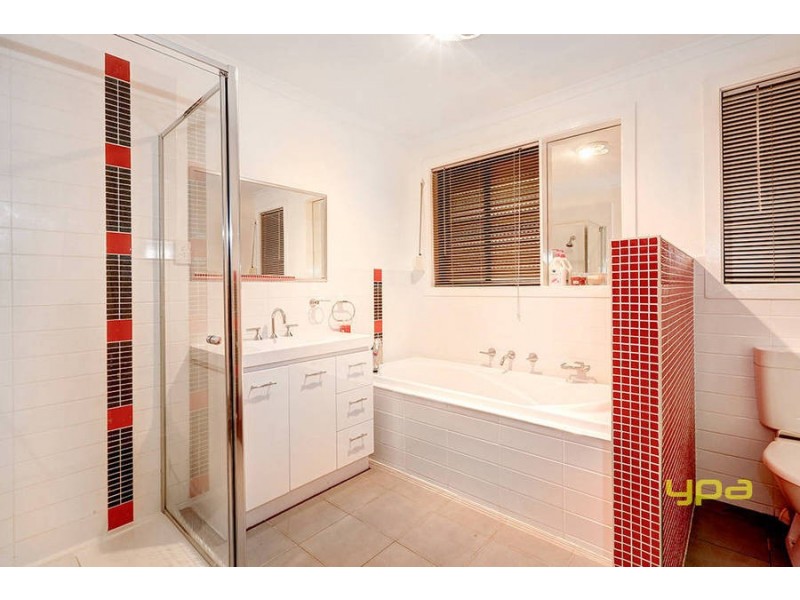 3 Howe Court, Melton South VIC 3338