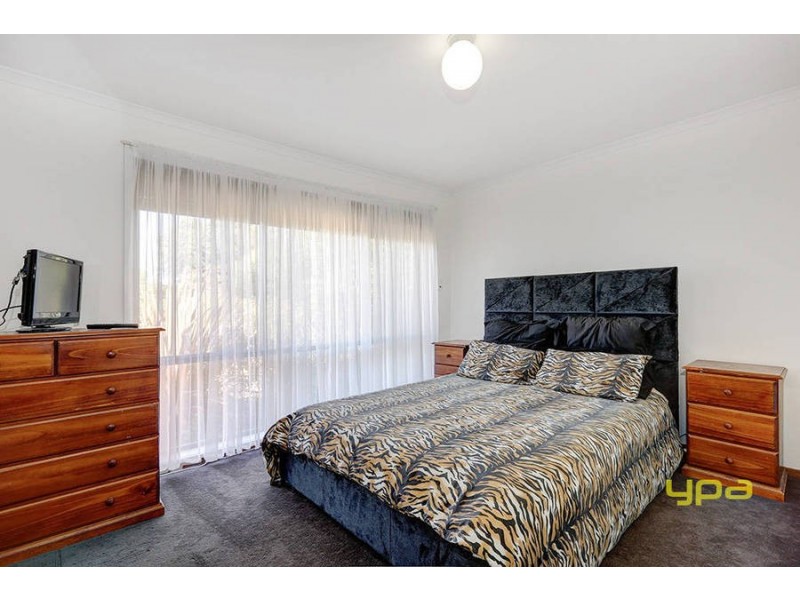 3 Howe Court, Melton South VIC 3338