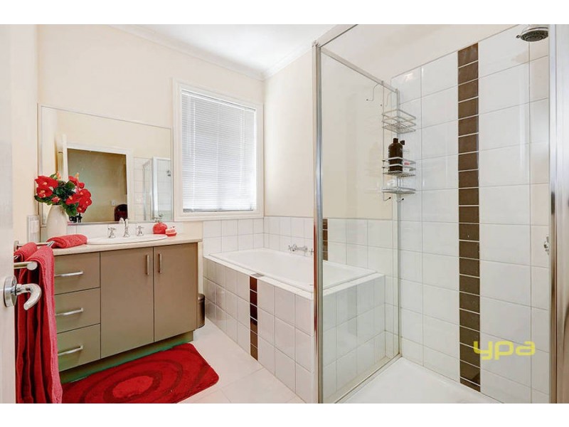 20 Paul Harris Drive, Melton West VIC 3337