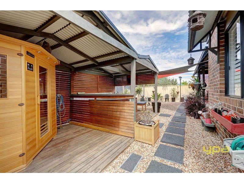 20 Paul Harris Drive, Melton West VIC 3337