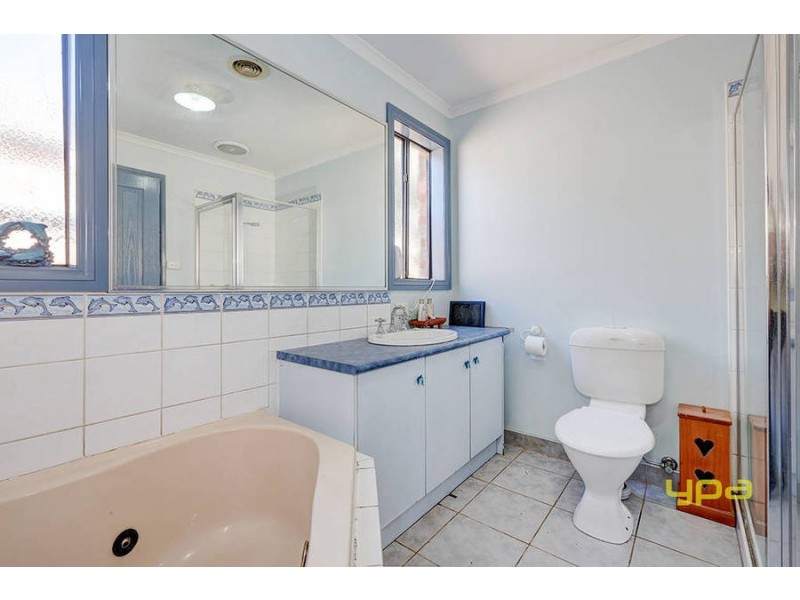 15 Madison Drive, Brookfield VIC 3338