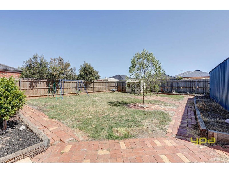 15 Madison Drive, Brookfield VIC 3338