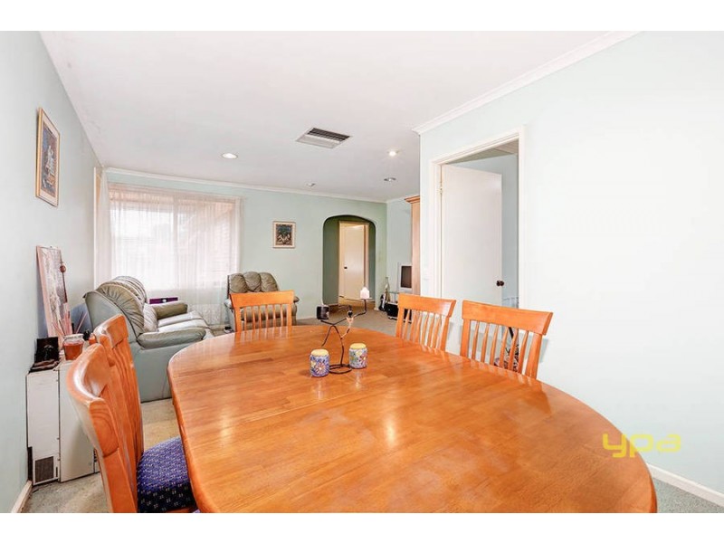 74 Hume Avenue, Melton South VIC 3338