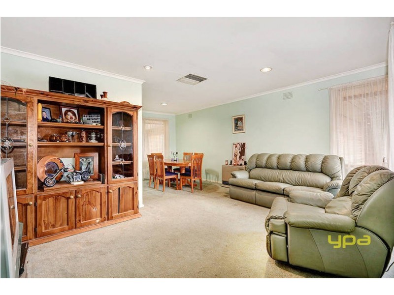 74 Hume Avenue, Melton South VIC 3338