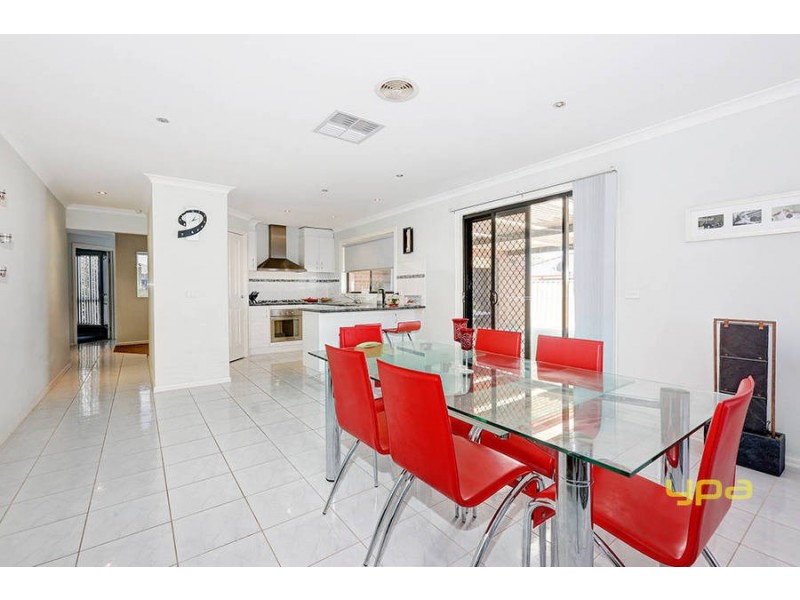 25 Christina Crescent, Kurunjang VIC 3337