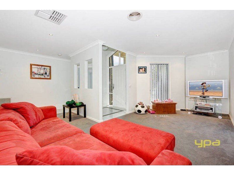 25 Christina Crescent, Kurunjang VIC 3337