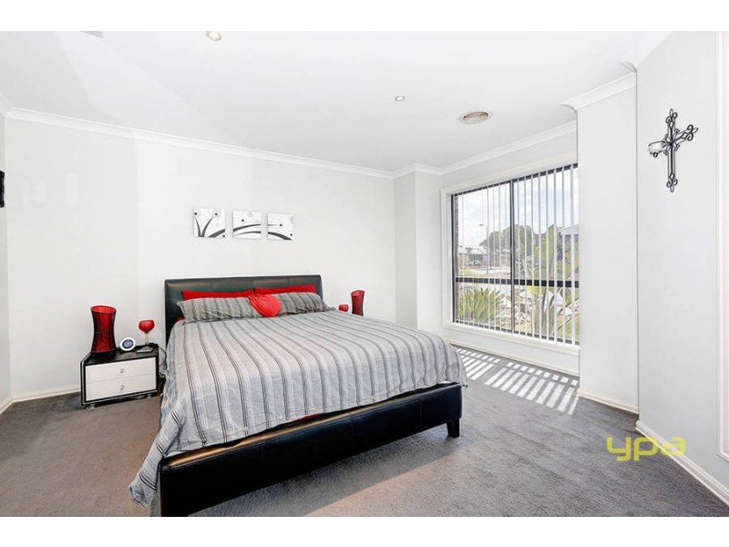 25 Christina Crescent, Kurunjang VIC 3337