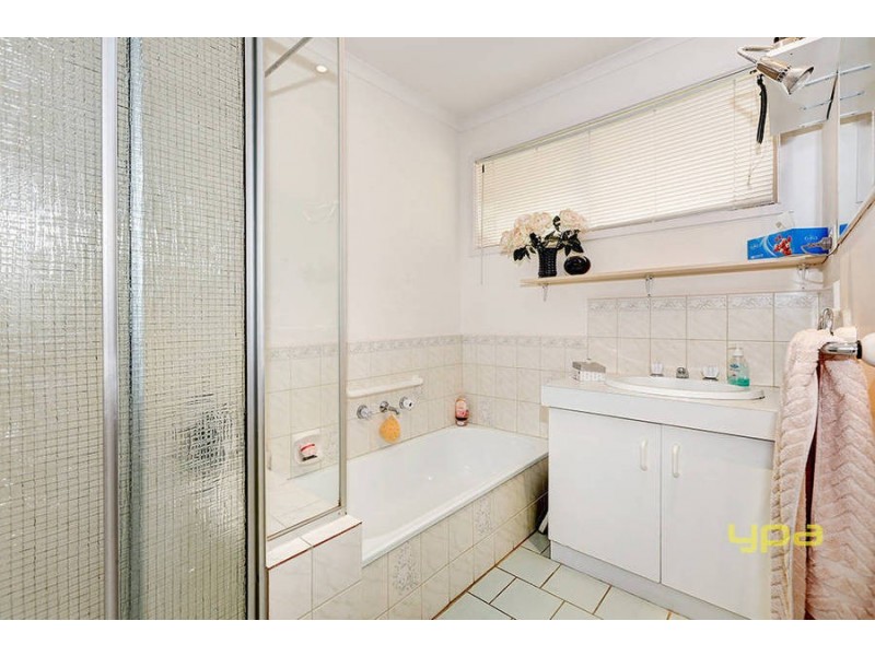 1/31 Acacia Crescent, Melton South VIC 3338