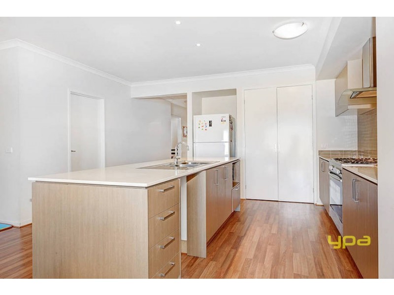 35 Merrystowe Way, Melton West VIC 3337