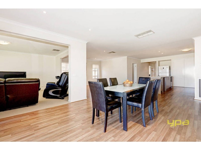 35 Merrystowe Way, Melton West VIC 3337