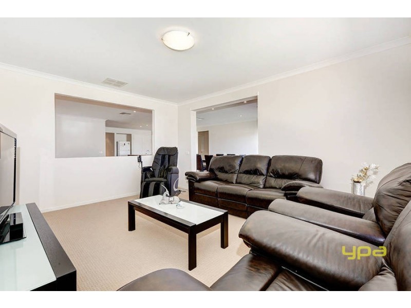 35 Merrystowe Way, Melton West VIC 3337