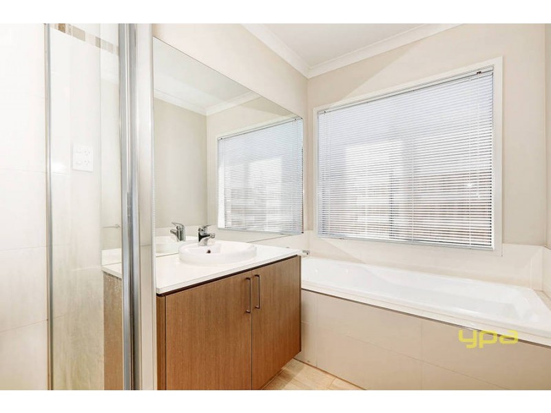 35 Merrystowe Way, Melton West VIC 3337