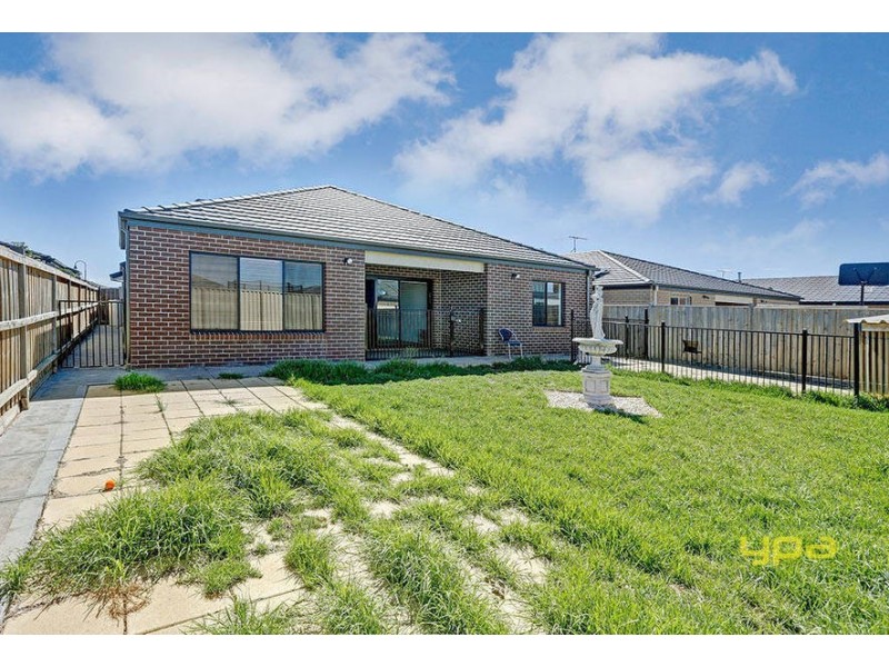 35 Merrystowe Way, Melton West VIC 3337