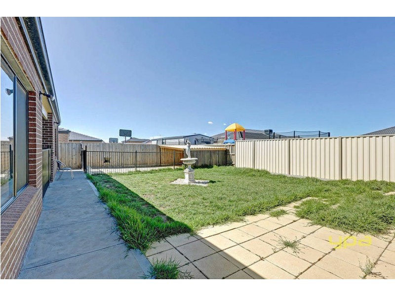 35 Merrystowe Way, Melton West VIC 3337