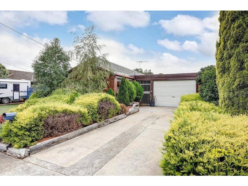 7 Kamil Street, Melton South VIC 3338