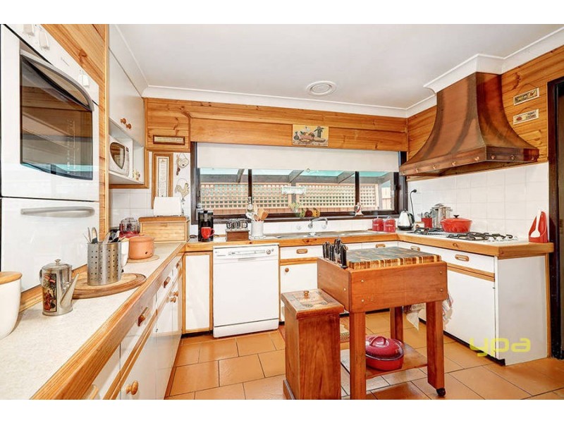 7 Kamil Street, Melton South VIC 3338