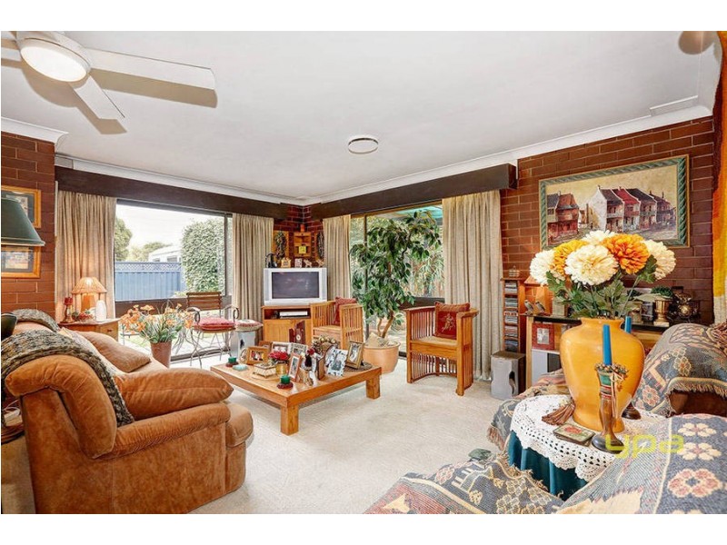 7 Kamil Street, Melton South VIC 3338