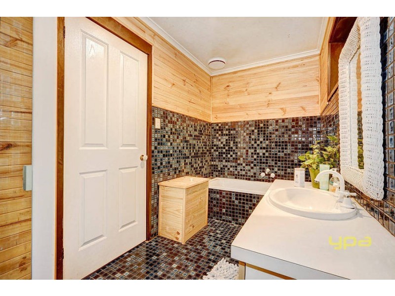 7 Kamil Street, Melton South VIC 3338