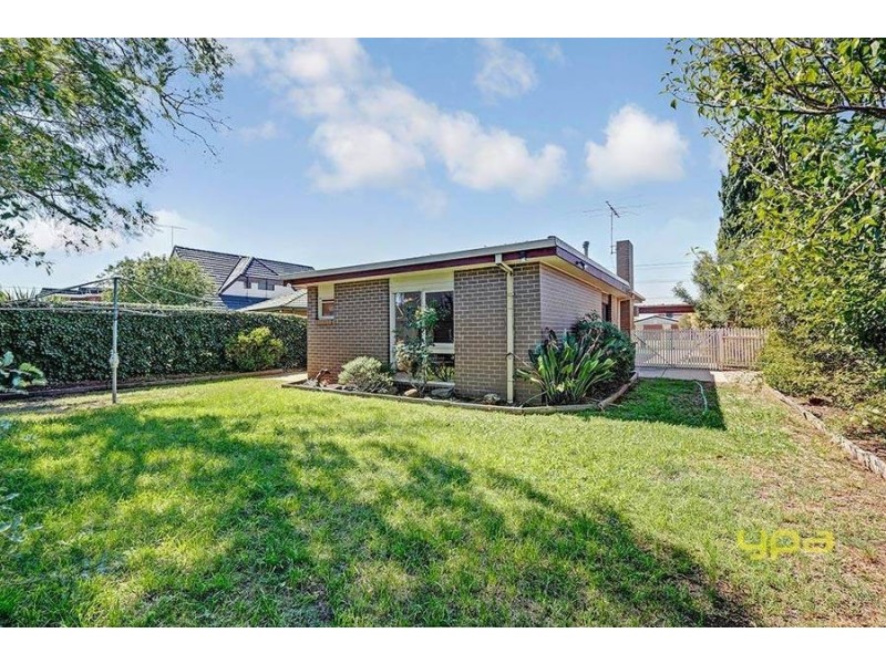 53 Andrew Street, Melton South VIC 3338