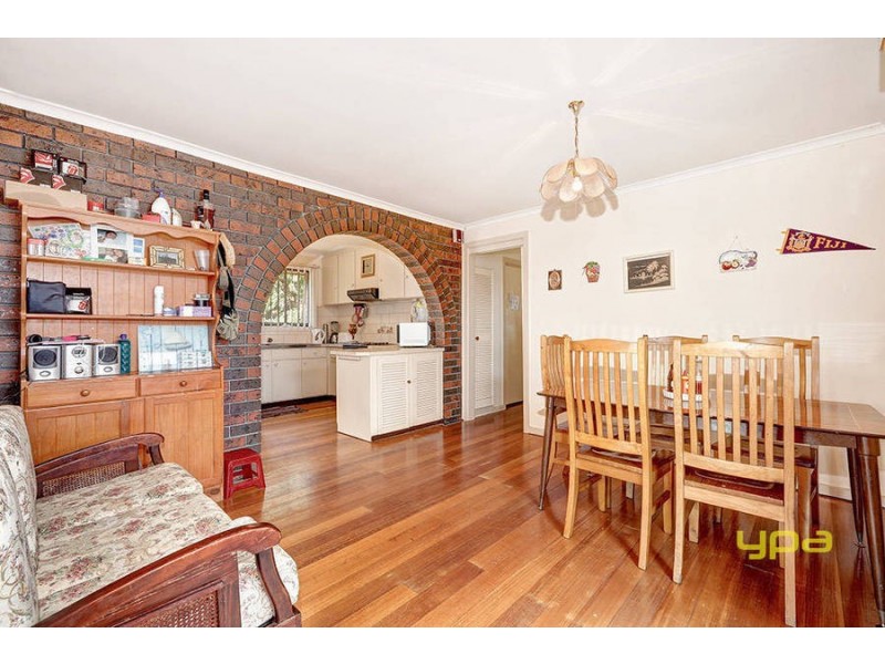 22 Bourke Road, Melton South VIC 3338