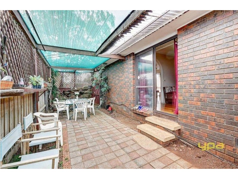 22 Bourke Road, Melton South VIC 3338